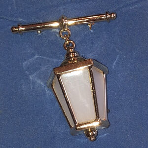 Avon Thomas Kinkade Home For The Holidays Lantern Brooch